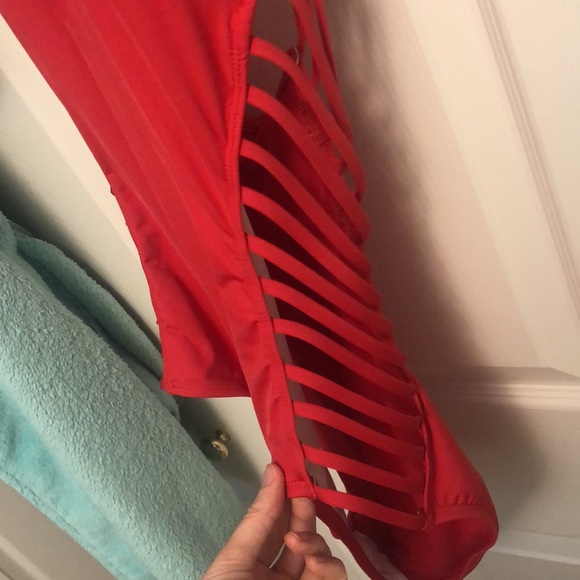 Never worn tags were cut out it’s a size medium - Picture 2 of 3